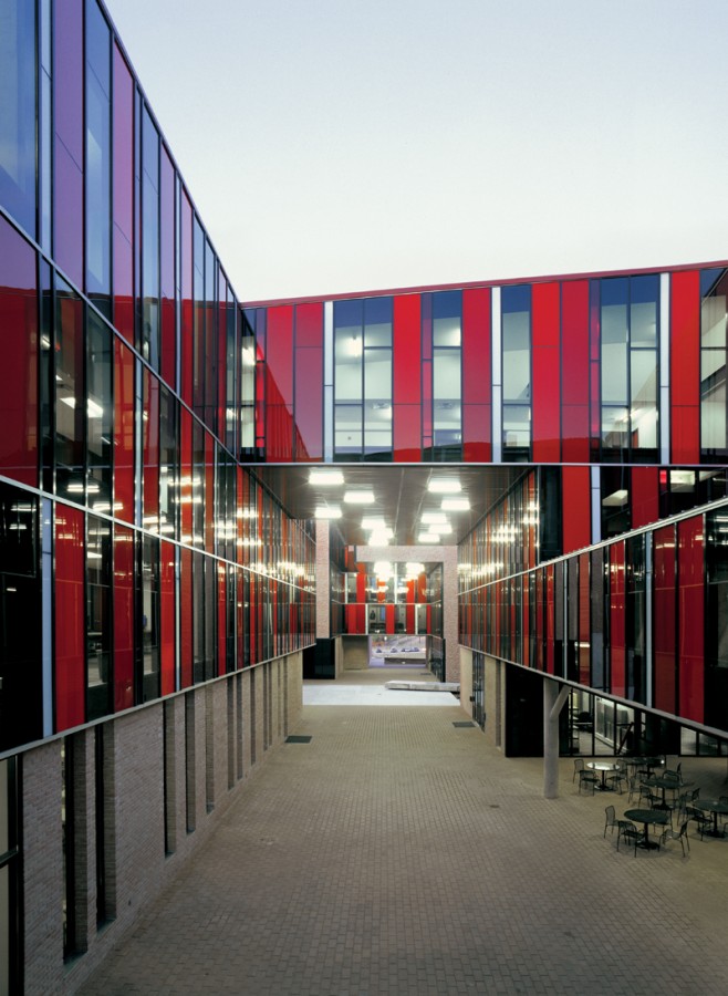 St Edward’s University New Residence and Dining Hall / Alejandro Aravena