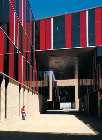 St Edwards Residences and Dining Hall © Cristobal Palma
