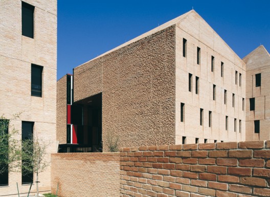 St Edwards Residences and Dining Hall © Cristobal Palma