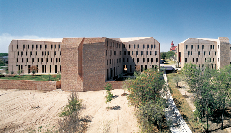 St Edward’s University New Residence and Dining Hall / Alejandro Aravena