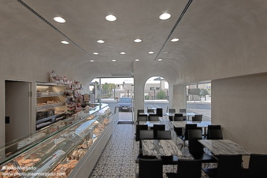 Café/Pastry Shop in Sintra / extrastudio
