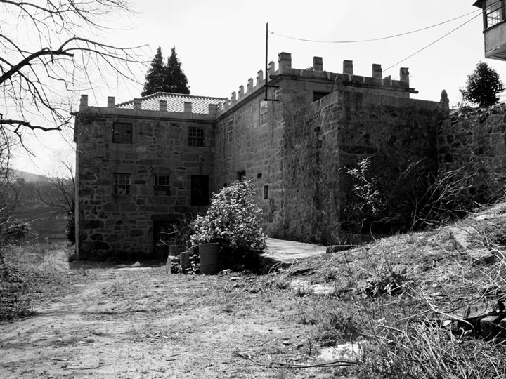 Paco De Pombeiro Manor House / Ezzo