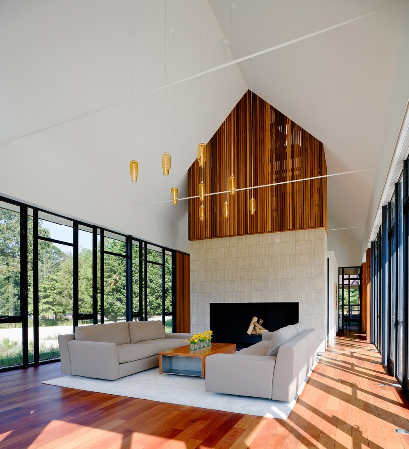 1251989518-living 1251989518-living