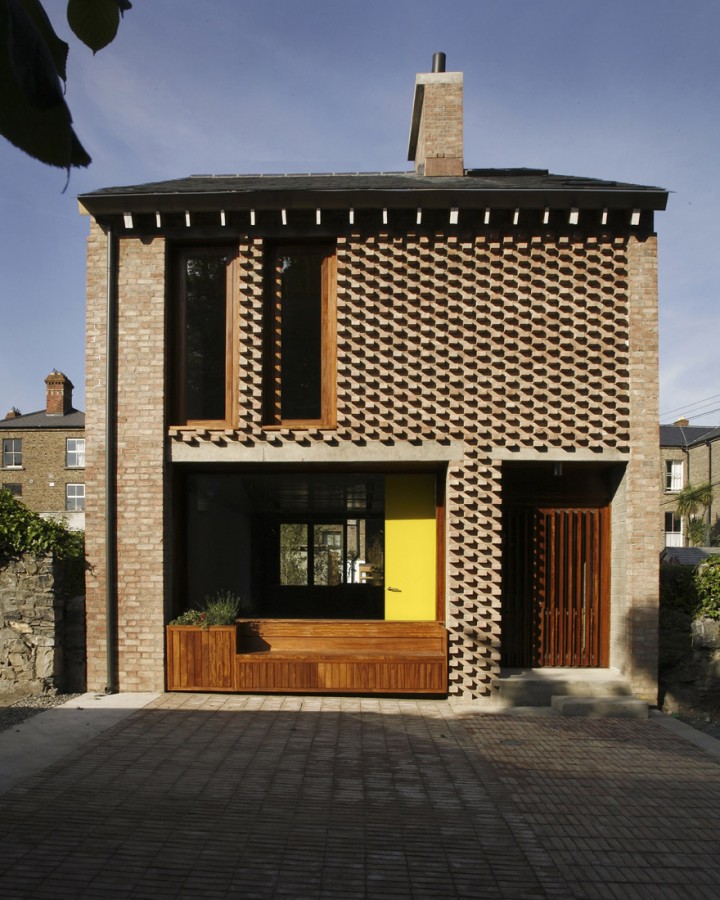 House 1 + House 2 / TAKA