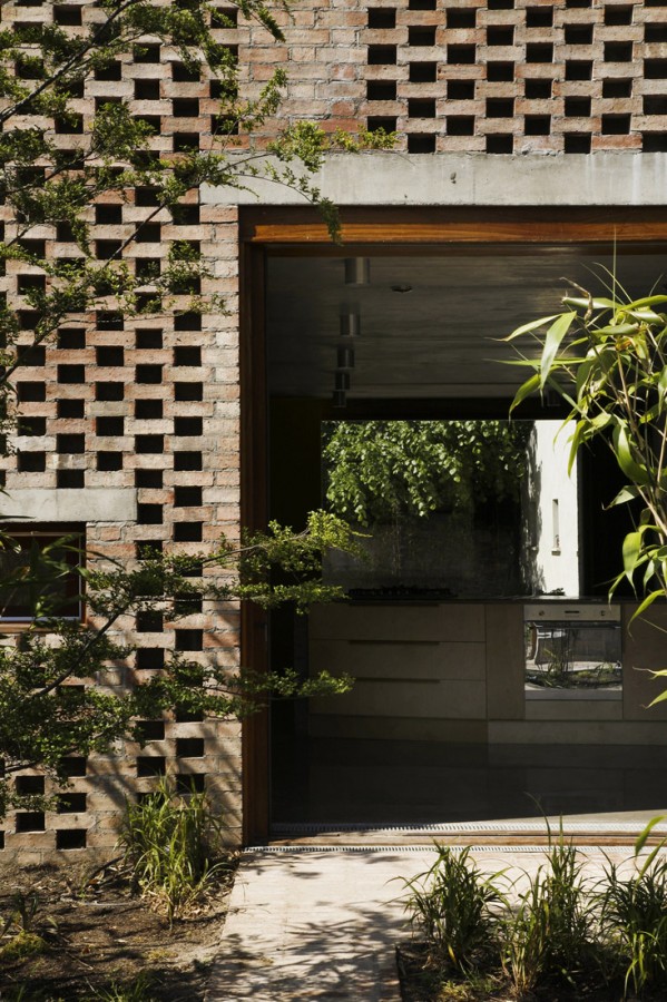 House 1 + House 2 / TAKA