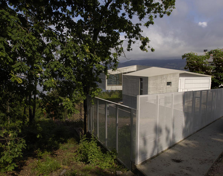 Redondela House / Irisarri + Piñera