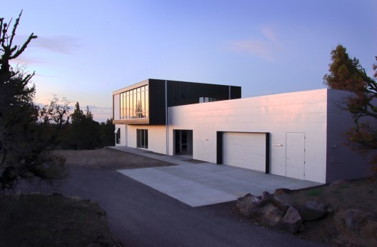 1252692391-driveway