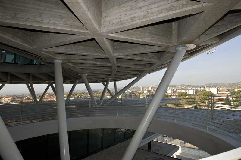 De Cecco Businness Center/ Massimiliano & Doriana Fuksas