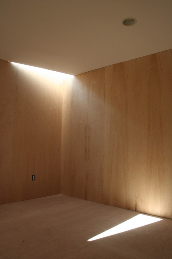 1253113384-14-uni-xs-skylight 1253113384-14-uni-xs-skylight
