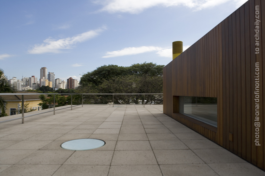 Isay Weinfeld - casa Marrom, SaÌo Paulo - BR © Leonardo Finotti