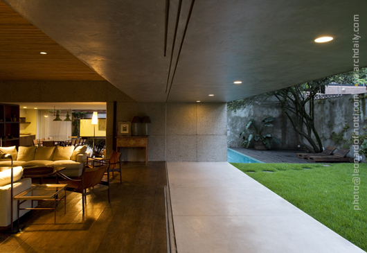 Isay Weinfeld - casa Marrom, SaÌo Paulo - BR © Leonardo Finotti