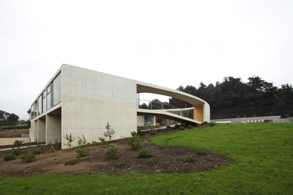White O_Toyo Ito (11) White O_Toyo Ito (11)