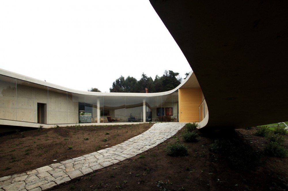 White O_Toyo Ito (13) White O_Toyo Ito (13)