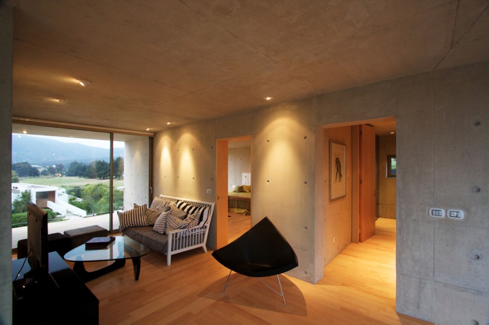 White O_Toyo Ito (50) White O_Toyo Ito (50)