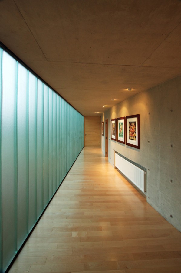 White O_Toyo Ito (52) White O_Toyo Ito (52)