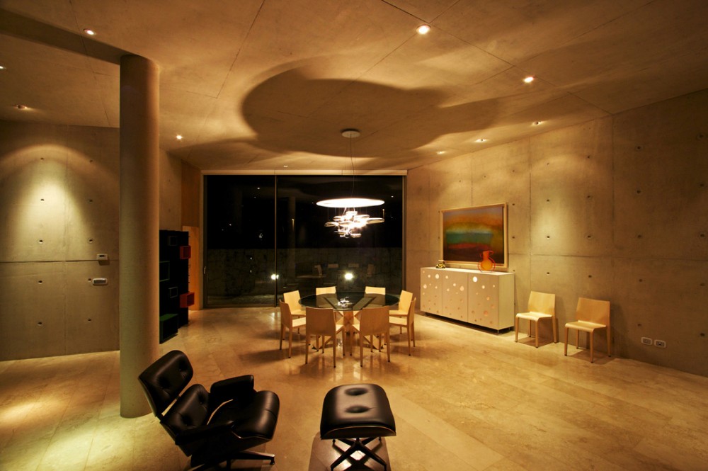 White O_Toyo Ito (65) White O_Toyo Ito (65)