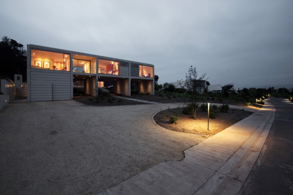 White O_Toyo Ito (70) White O_Toyo Ito (70)