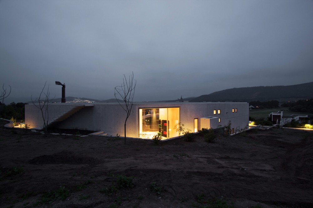 White O_Toyo Ito (75) White O_Toyo Ito (75)
