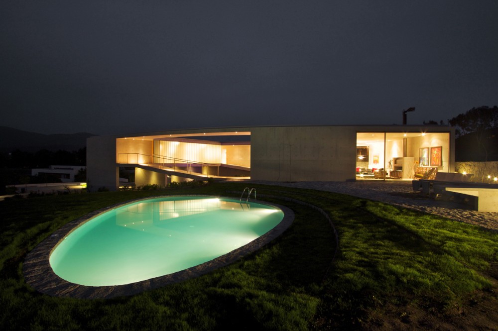 White O_Toyo Ito (80) White O_Toyo Ito (80)