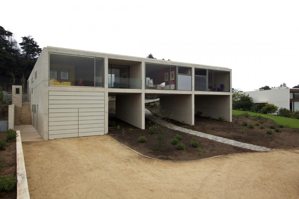 White O_Toyo Ito (1) White O_Toyo Ito (1)