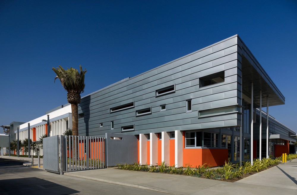 Ambassador K-5_Southwest Facade_Tim Street-Porter_Mid Rez © Tim Street Porter