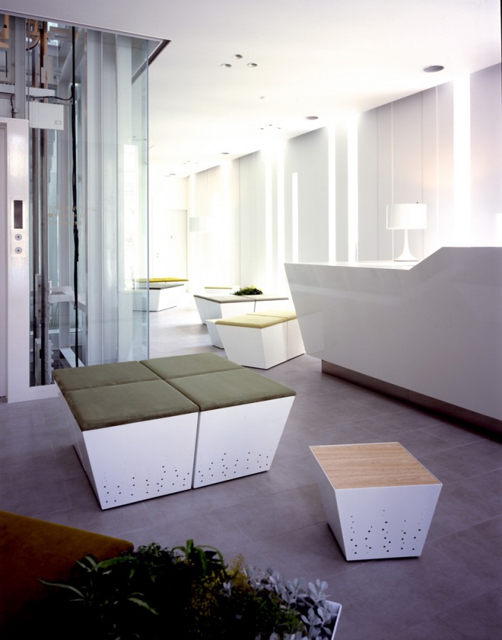 T-Clinic / Suppose Design Office