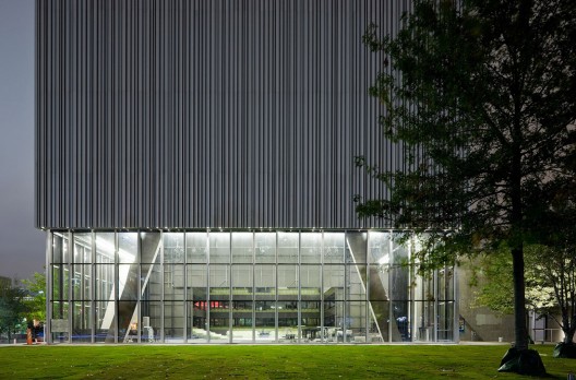Wyly Theatre 02 - photo by Iwan Baan Wyly Theatre 02 - photo by Iwan Baan