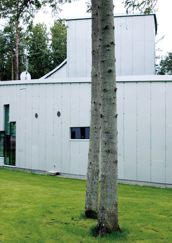 Aluminium House / Arhitektid Muru & Pere