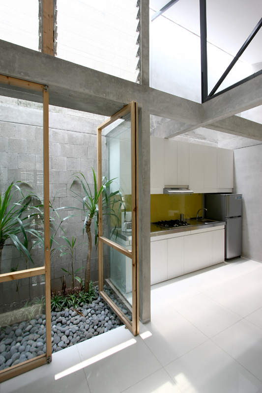 GreyHouse (7) GreyHouse (7)