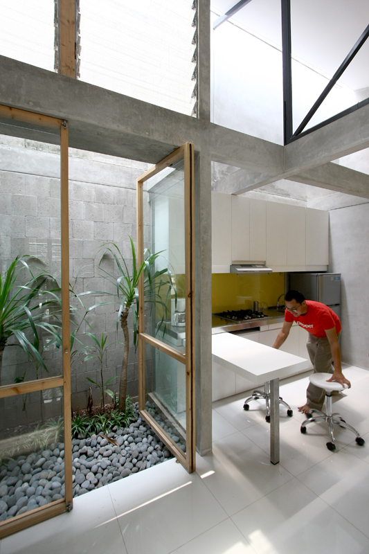 GreyHouse (9) GreyHouse (9)