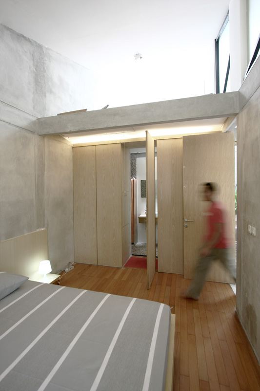GreyHouse (12) GreyHouse (12)
