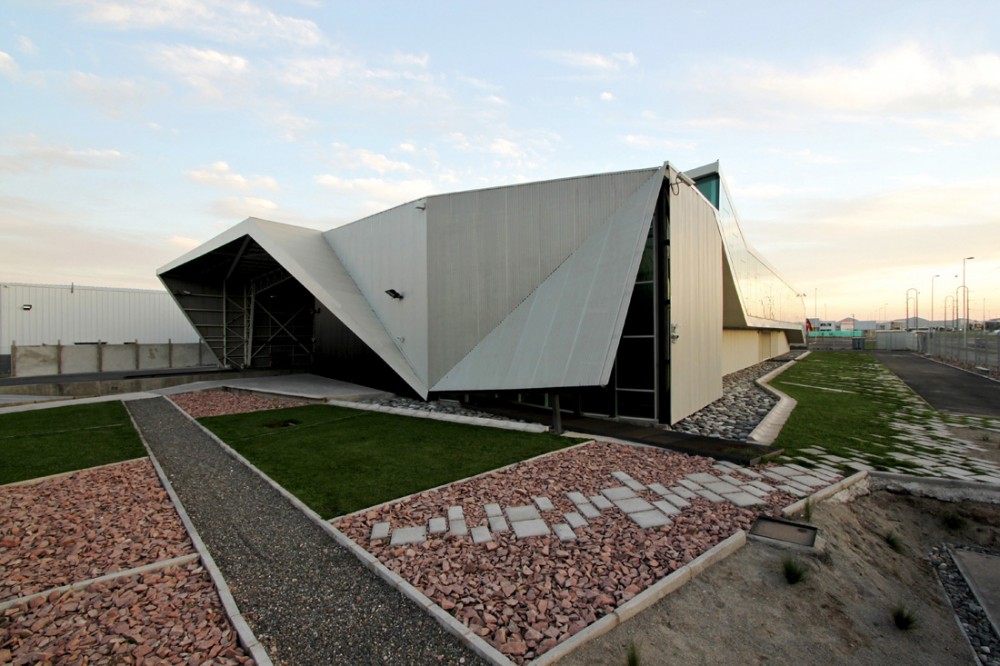 Huanacu Warehouse & Office / tFPS