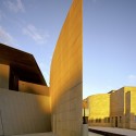 Anzac Hall 02_P © John Gollings