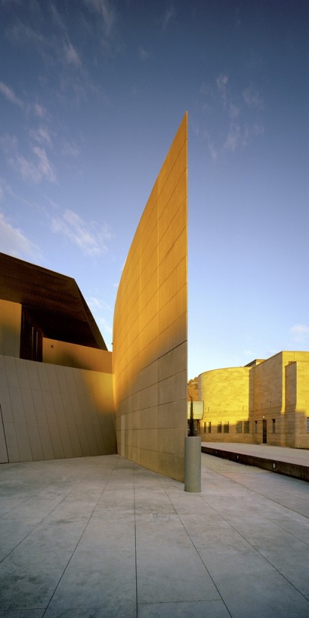 Anzac Hall 02_P © John Gollings
