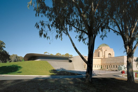 Anzac Hall_Photo_001 © John Gollings
