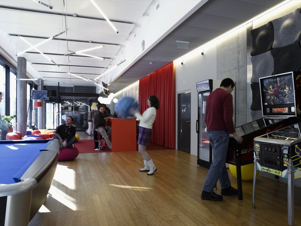 Google EMEA Engineering Hub / Camezind Evolution