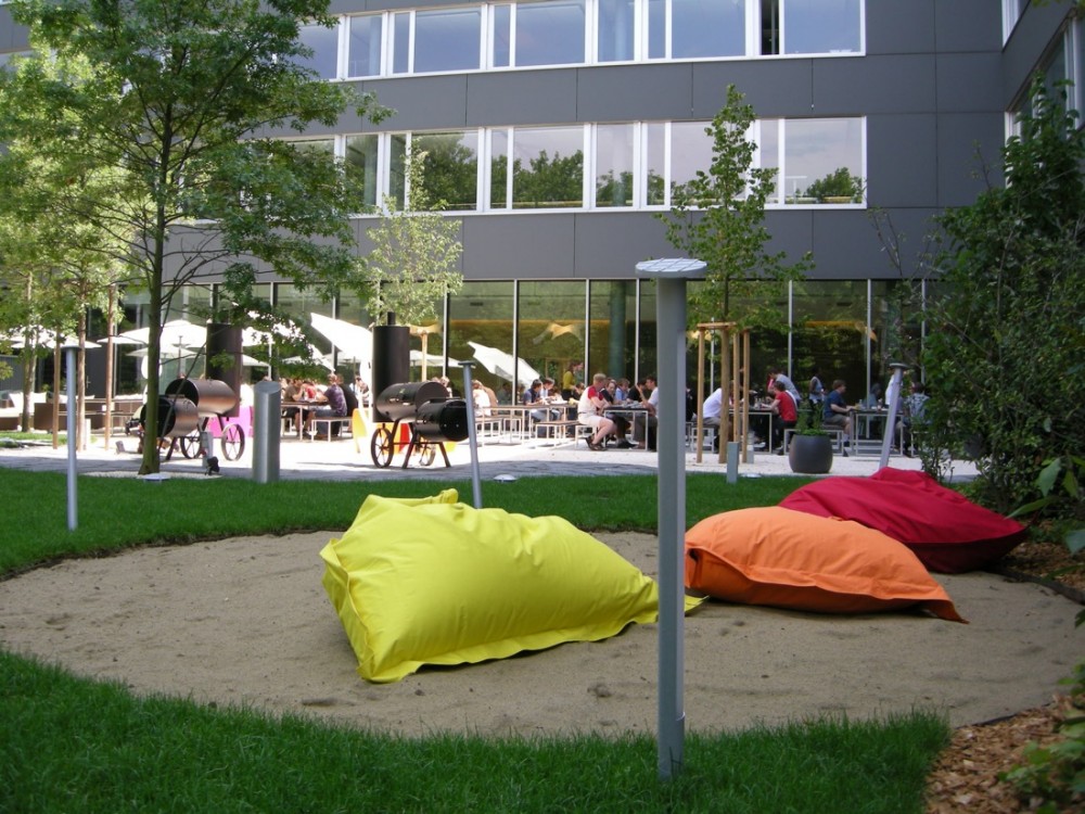 Google EMEA Engineering Hub / Camezind Evolution