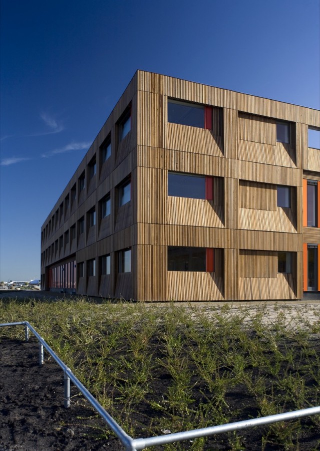 The 4th Gymnasium / HVDN