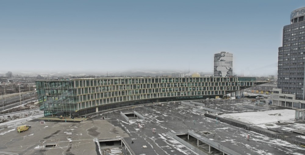 10_general view with glass fassade_without sliding elements under construction