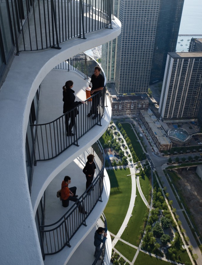 Aqua Tower / Studio Gang Architects