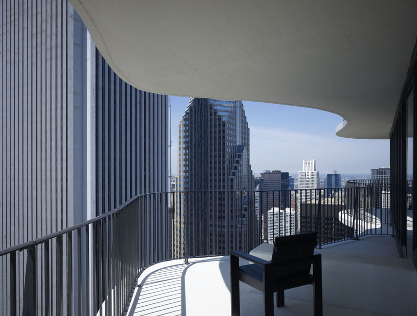 Aqua Tower / Studio Gang Architects