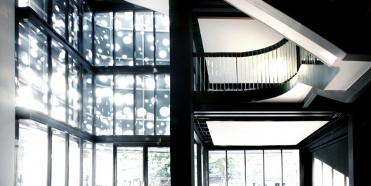 05 lightmos interior entrance