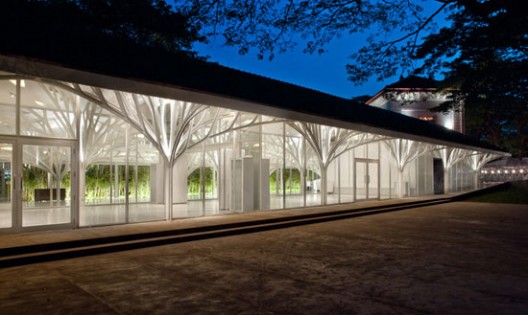 The Tote / Serie Architects