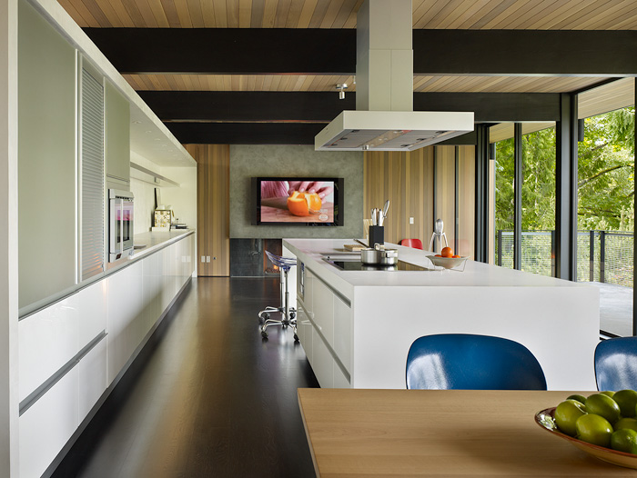 Mercer Island House © Benjamin Benschneider