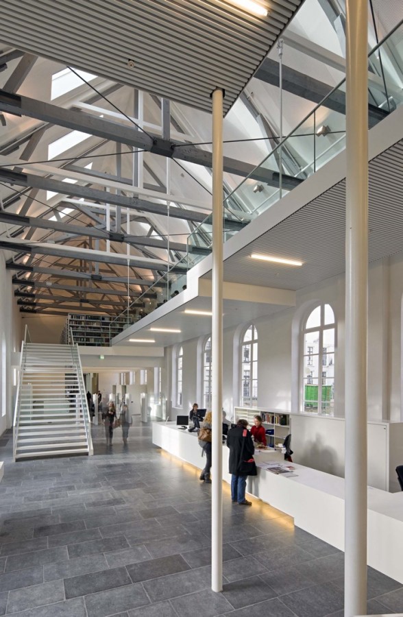 University library Utrecht / Grosfeld van der Velde Architecten