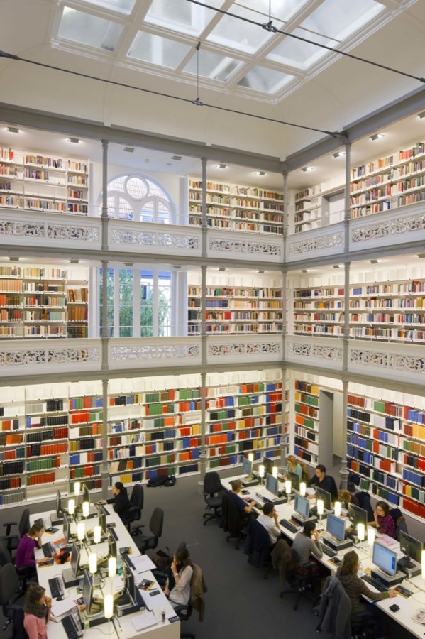 University library Utrecht / Grosfeld van der Velde Architecten