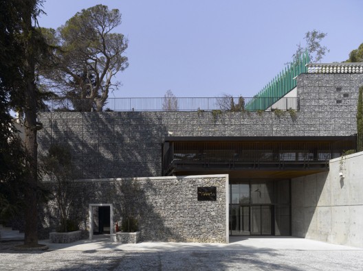 01entrance02 © Cemal Emden