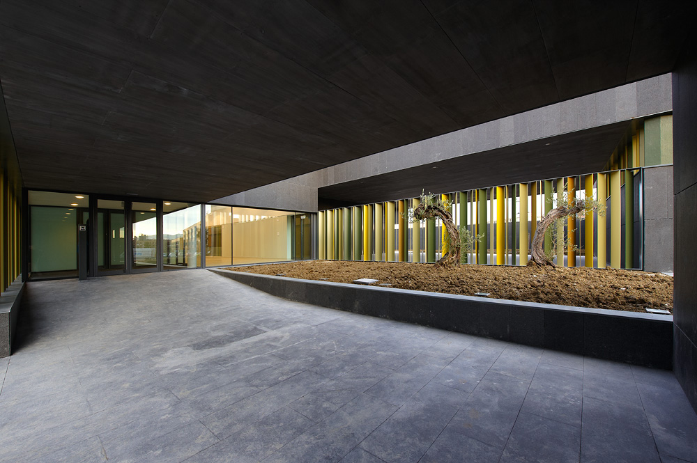 Nursery School in Pamplona / Larraz Arquitectos