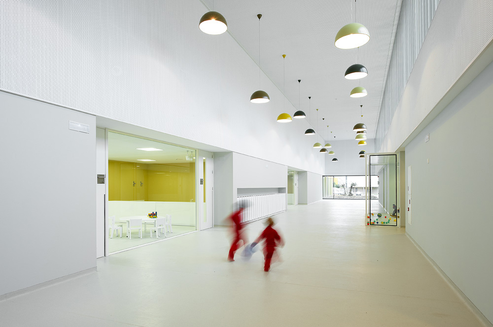 Nursery School in Pamplona / Larraz Arquitectos