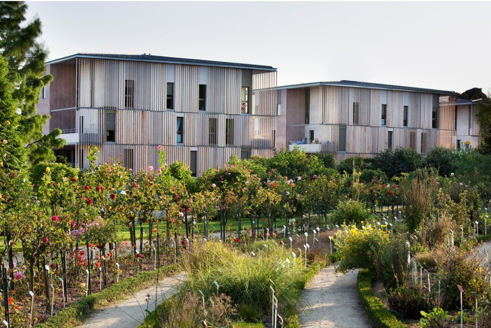 Lucien Rose Complex / Atelier du Pont